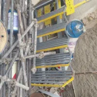 راه پله و در سرویس