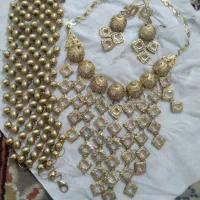 طلا فروشی با پنج درصد