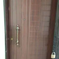 نصاب درب چوبی و پی وی سی