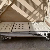 تخت سه شکن سالم تمام برقی کنترل دار