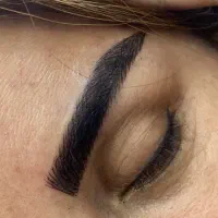 میکروبلیدینگ تخصصی ابرو با طراحی طبیعی و ظریف