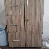 برای فروش میز آرایش و لباس