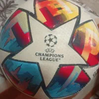 توپ فوتبال چمپیونز لیگ تخفیف داده میشود