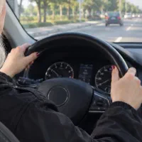 آموزش رانندگی خانم ها و آقایون همه رده ی سنی