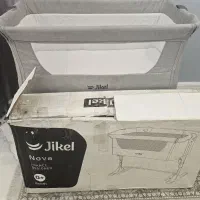 تخت کنار مادر   برند جیکل