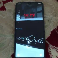 گوشی A10  بدون ایراد کارتون داره ولی شارژگر نداره