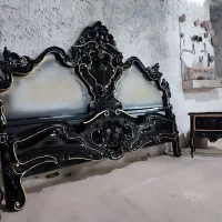 رنگ آمیزی مبلمان و مصنوعات چوبی