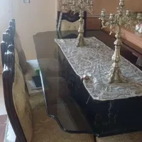 میز غذا خوری ۸ نفره پایه چوبی جدا میشود در حد نو