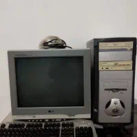 یک دستگاه کیسکامپیوترو تلویزیون سالمنو