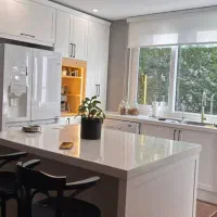 ۱۰۰متری _ ۲خواب _ با آسانسور _ هفت تیر