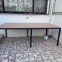 میز کاملا نو