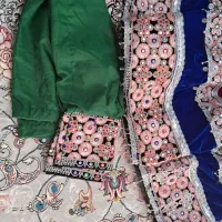 لباس.|لباس|کرج, کیانمهر|دیوار