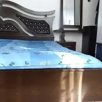 تخت و میز آرایش سالم در حد نو