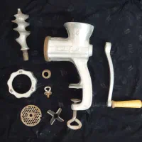 چرخ گوشتی قدیمی سایز بزرگ