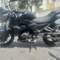 sym250 لاکی|موتورسیکلت|ری, شهادت|دیوار