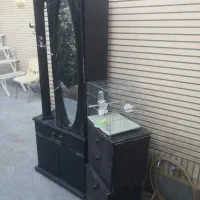 جاکفشی و جا لباسی