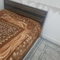 تخت وخواب دونفره ومیز آرایشی وکمد شش کشوی وپا تختی