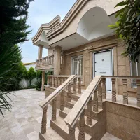ویلا مناسب سکونت در محیطی آرام ۴ خواب