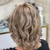 سالن زیبایی آسانا دولت اباد