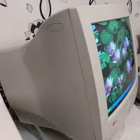 کامپیوتر رومیزی قدیمی (کیس و مانیتور و صفحه کلید)|رایانه رومیزی|همدان, |دیوار