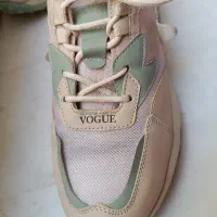 کفش|کیف، کفش، کمربند|قم, هفت تیر|دیوار