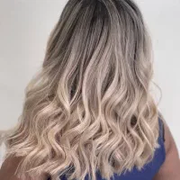 خدمات رنگ و لایت|خدمات آرایشگری و زیبایی|رشت, معلم|دیوار