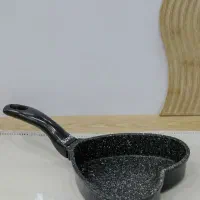 تابه قلبی|ظروف پخت‌وپز|شیروان (لرستان), |دیوار