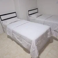 دو عدد تخت خواب چوبی تک نفره (سنا چوب)