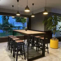 میز سوشال مدرن رستورانی چوب و فلز