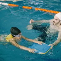 آموزش شنا در صدرا