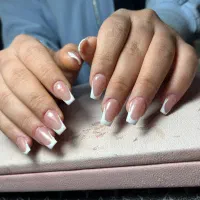 تخفیف ویژه کاشت ناخن