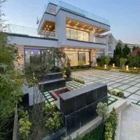 تریبلکس مدرن هوشمند با استخر و روفگاردن