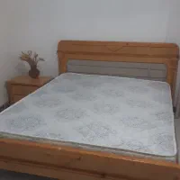 تخت دو نفره اینه به همراه دو عدد پاتختی