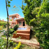 ویلاباغ زیبا با استخرچهارفصل/سندتک برگ