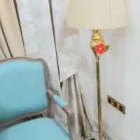 اباژور ایستاده