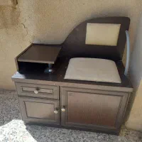 میز زیر تلفنی