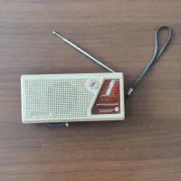 رادیو قدیمی|کلکسیون اشیاء عتیقه|گناباد, |دیوار