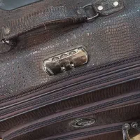 چمدان بزرگ|کیف، کفش، کمربند|قم, نیروگاه|دیوار