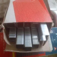 میخ منگنه و هارد قفسه