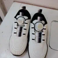 چند جفت کفش اسپرت سالم