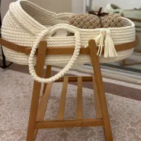 کریر و یا گهواره پایه دار نوزاد