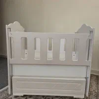 تخت نوزاد گهواره ایی