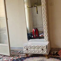 سرویس خواب شامل تخت دونفره وتشک ومیزآرایش ودراور|تخت و سرویس خواب|اصفهان, عطار نیشابوری|دیوار
