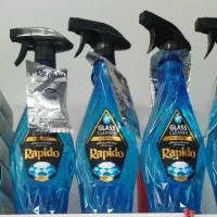 مقداری لوازم مغازه به فروش می‌رسد