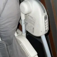 صندلی غذا موزیکال و تاب هم داره|تخت و صندلی بچه|تهران, زعفرانیه|دیوار