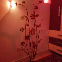 آباژور ایستاده