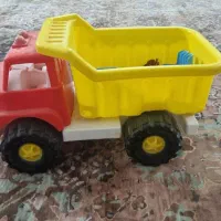 کامیون اسباب بازی