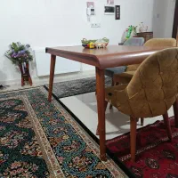 میز نهارخوری بدون صندلی