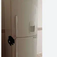یخچال دوقلو  درحد نو. قیمت مفت.