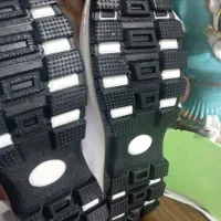 کفش نو|کیف، کفش، کمربند|شوط, |دیوار